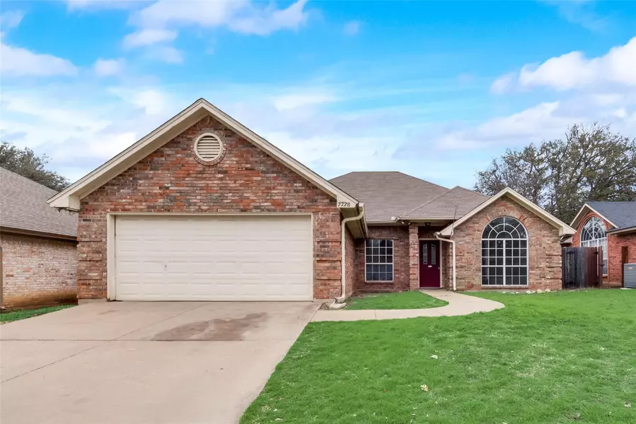 7728 Greengage Drive, Fort Worth, TX 76133