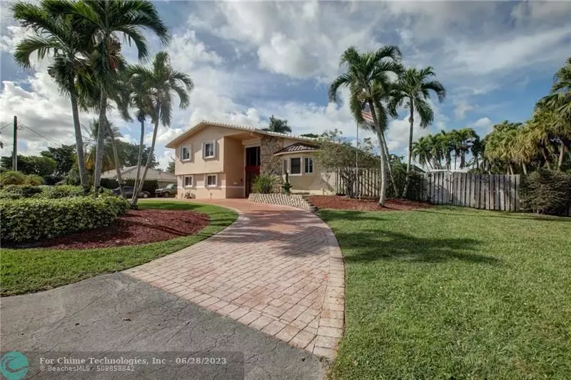 1019 E Tropical Way, Plantation, FL 33317