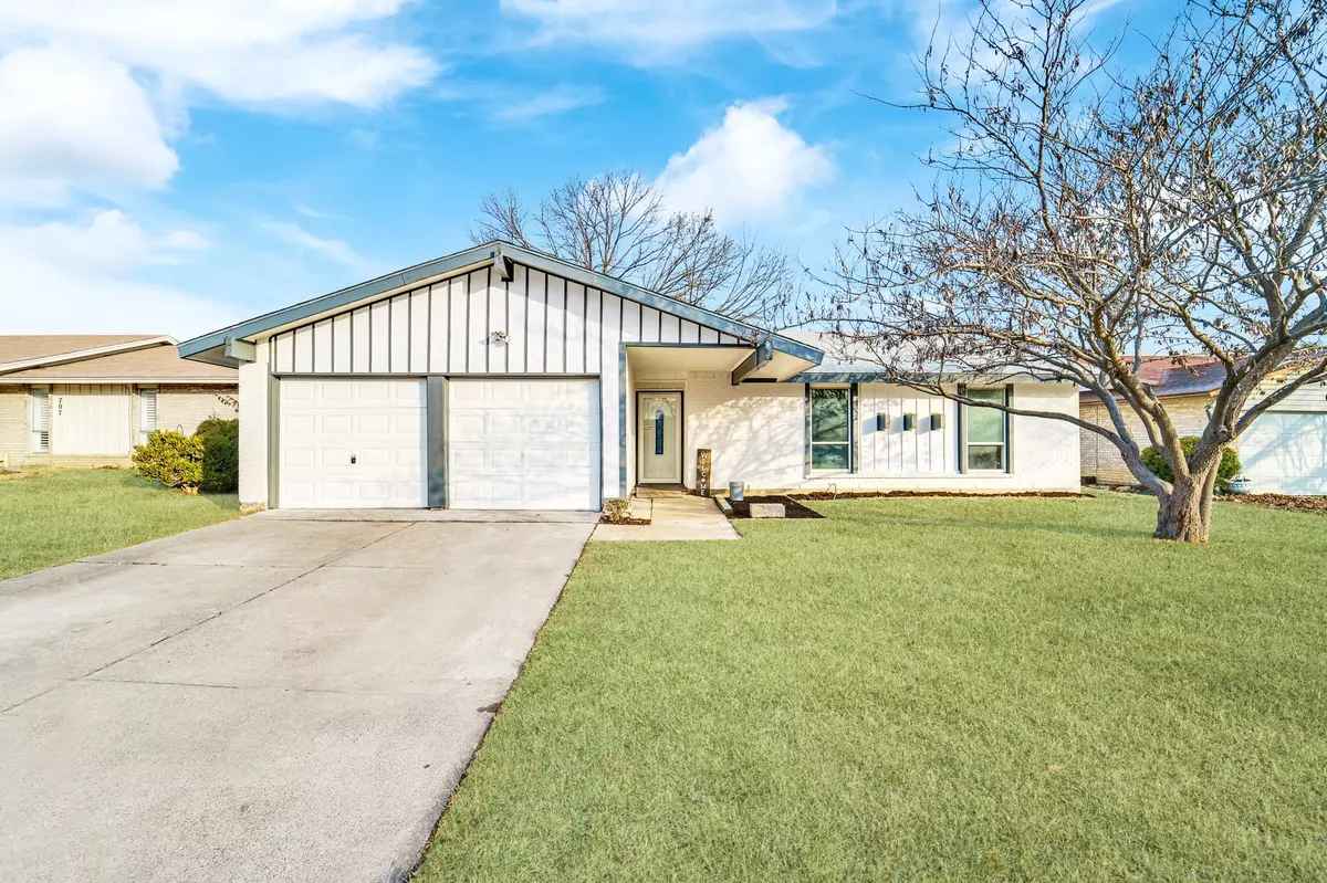 Arlington, TX 76014,709 E Timberview Lane