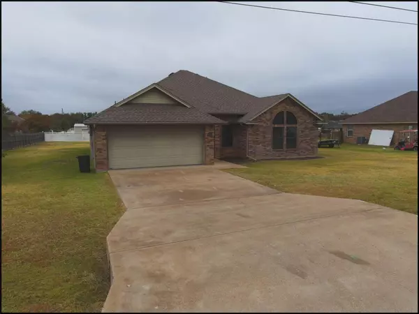 Granbury, TX 76048,605 Parker Lane