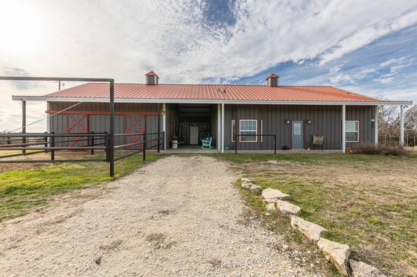 585 Lookout Point, Stephenville, TX 76401