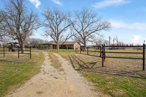 1203 Old Base Road, Aurora, TX 76078