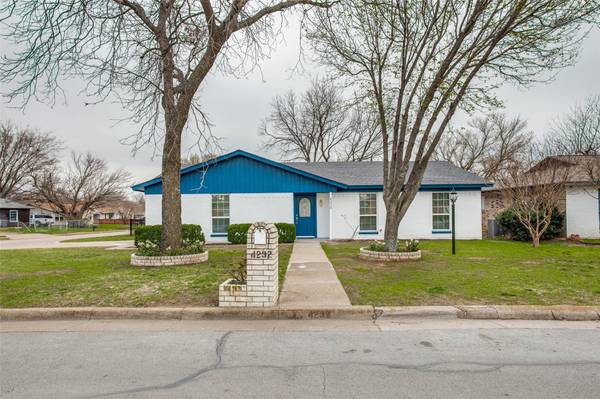 4232 Burly Street,  Forest Hill,  TX 76119