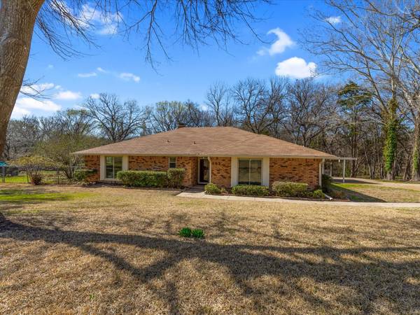 102 Willow Creek Lane, Ovilla, TX 75154