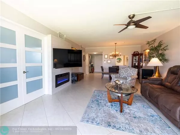 Pompano Beach, FL 33069,2851 S Palm Aire Dr  #403