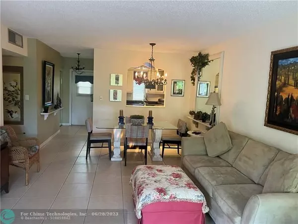 Lauderdale Lakes, FL 33319,3430 NW 52nd Ave  #210