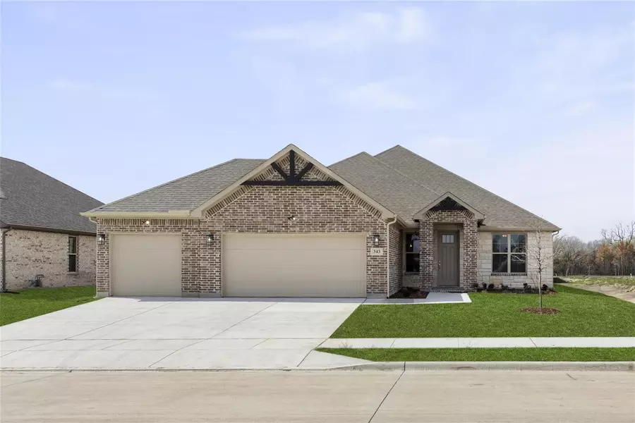 343 Lake Bluff Drive, Lavon, TX 75166