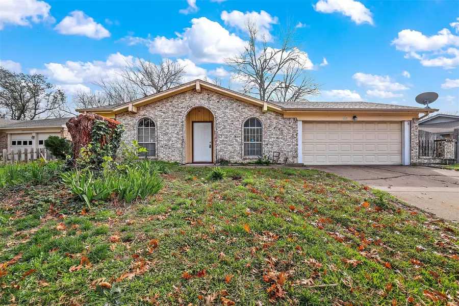 1804 Castle Road, Arlington, TX 76014