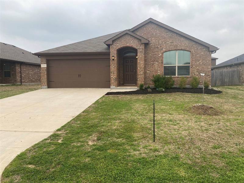 318 Preakness Lane, Ponder, TX 76259