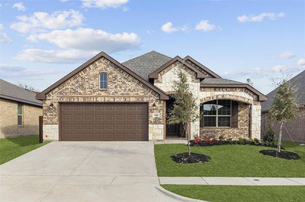 725 Nandina Road, Weatherford, TX 76086