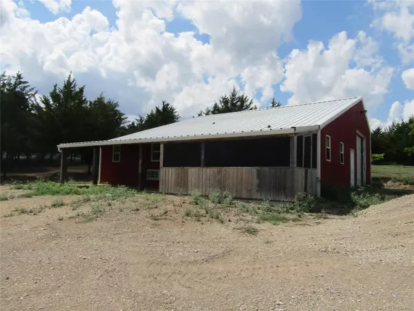 8615 County Road 534, Whitewright, TX 75491