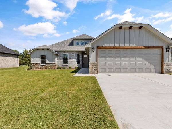 6622 Pinehurst Drive, Granbury, TX 76049