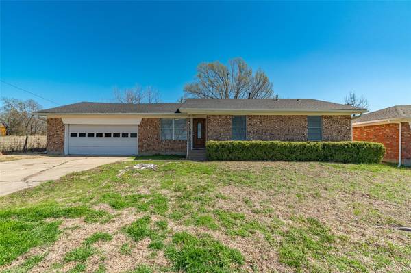 1516 Wolfe City Drive, Greenville, TX 75401