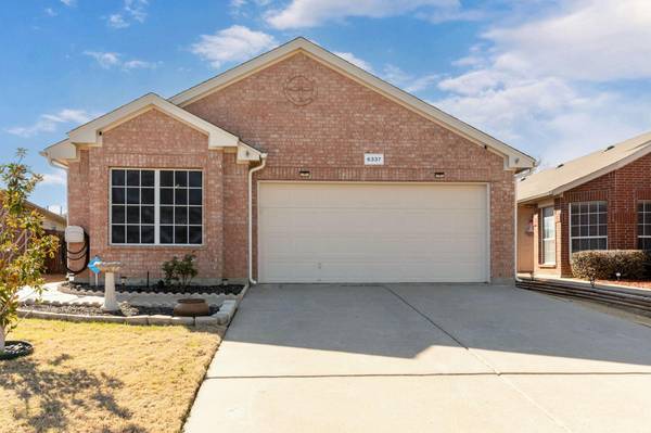 6337 Geneva Lane, Fort Worth, TX 76131