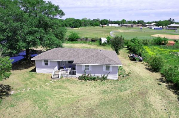 227 Harris Lane County Road 1902, Yantis, TX 75497