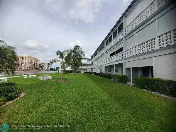 1001 N Riverside Dr  #102, Pompano Beach, FL 33062