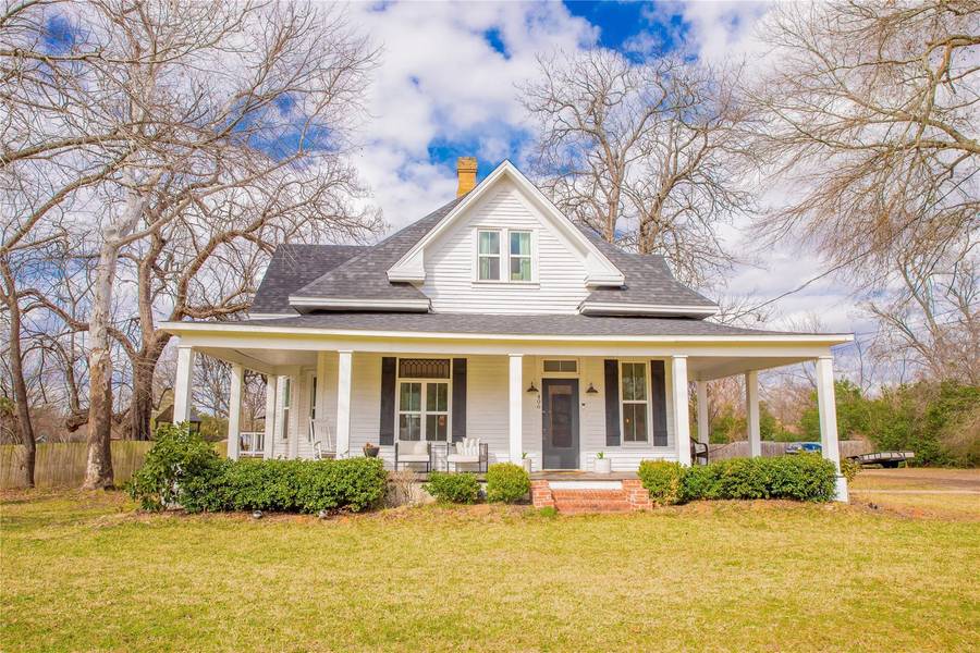 406 E Hubbard Street, Lindale, TX 75771