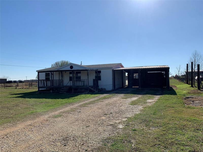 3301 Raindrop Drive, Alvarado, TX 76009