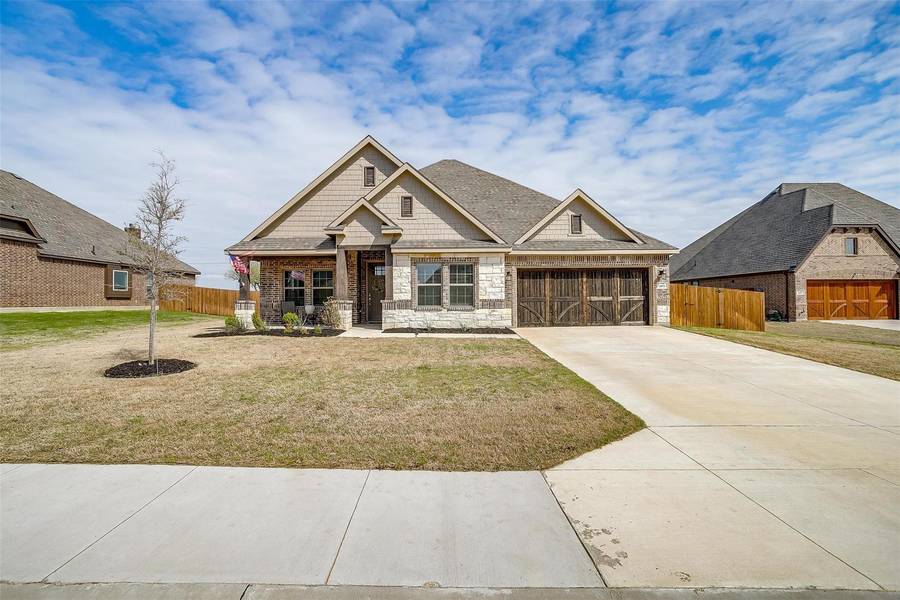 104 Saddle Ridge Drive, Godley, TX 76044