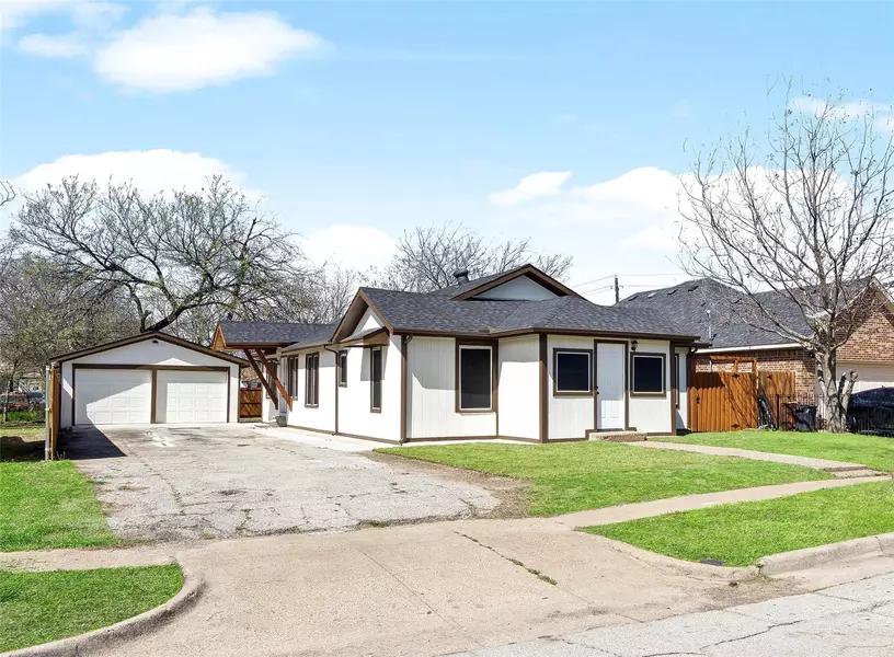 706 Tuskegee Street, Grand Prairie, TX 75051