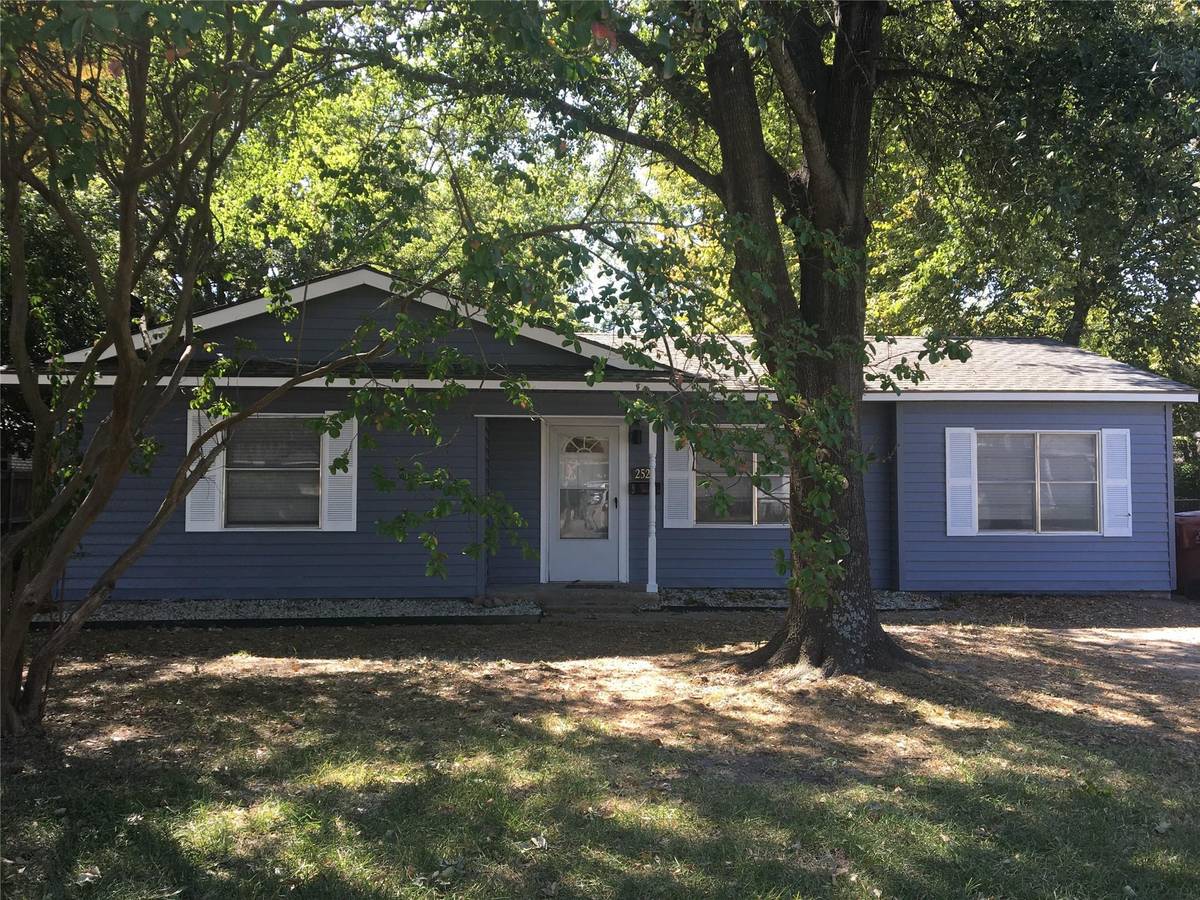 Bonham, TX 75418,252 Victory Street