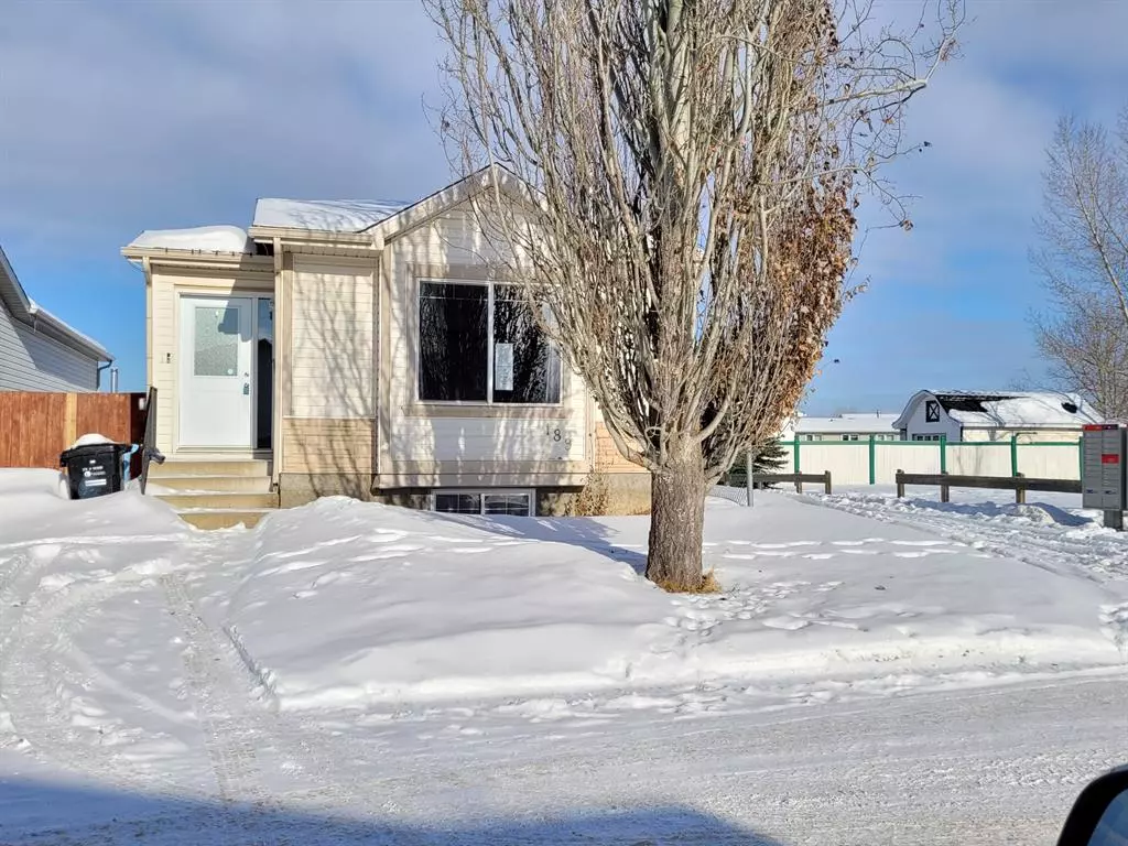 Fort Mcmurray, AB T9K 2J5,189 Black Bear CRES