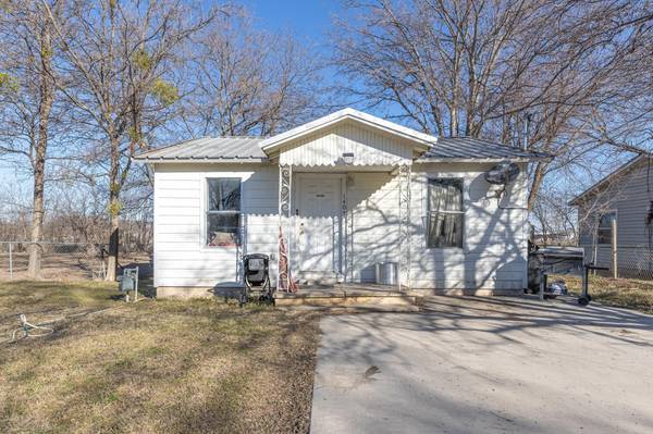 1407 SE 11th Street,  Mineral Wells,  TX 76067