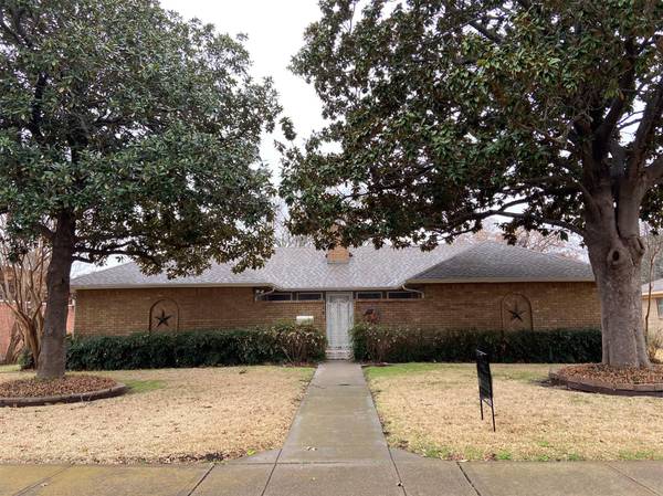 412 Fairview Drive,  Richardson,  TX 75081