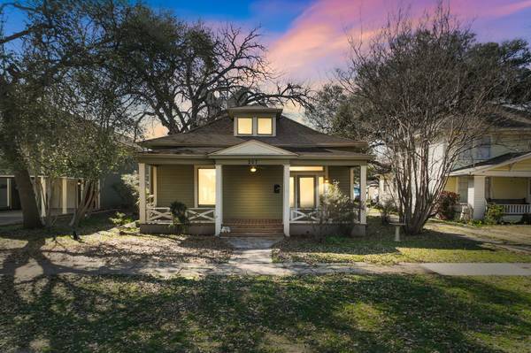 207 N Pleasant Street,  Hillsboro,  TX 76645