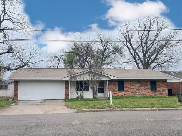 981 N Garfield Avenue, Stephenville, TX 76401