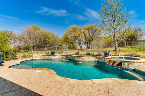 9035 Cypress Creek Road, Lantana, TX 76226