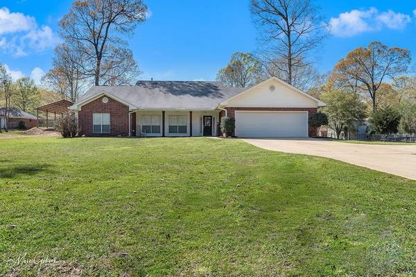 1164 Percy Burns Road, Springhill, LA 71075