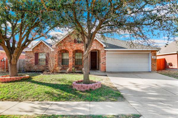 809 Forest Grove Lane, Fort Worth, TX 76036