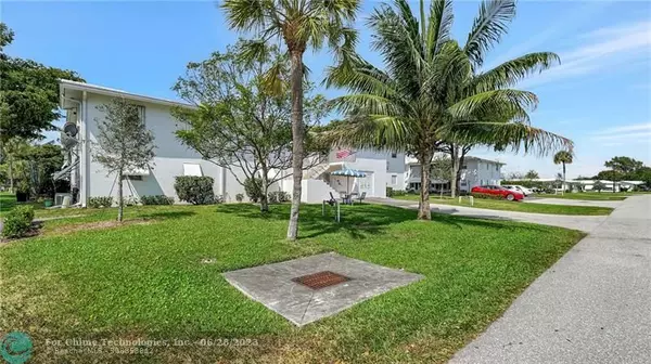 Pompano Beach, FL 33064,2525 W Golf Blvd  #115