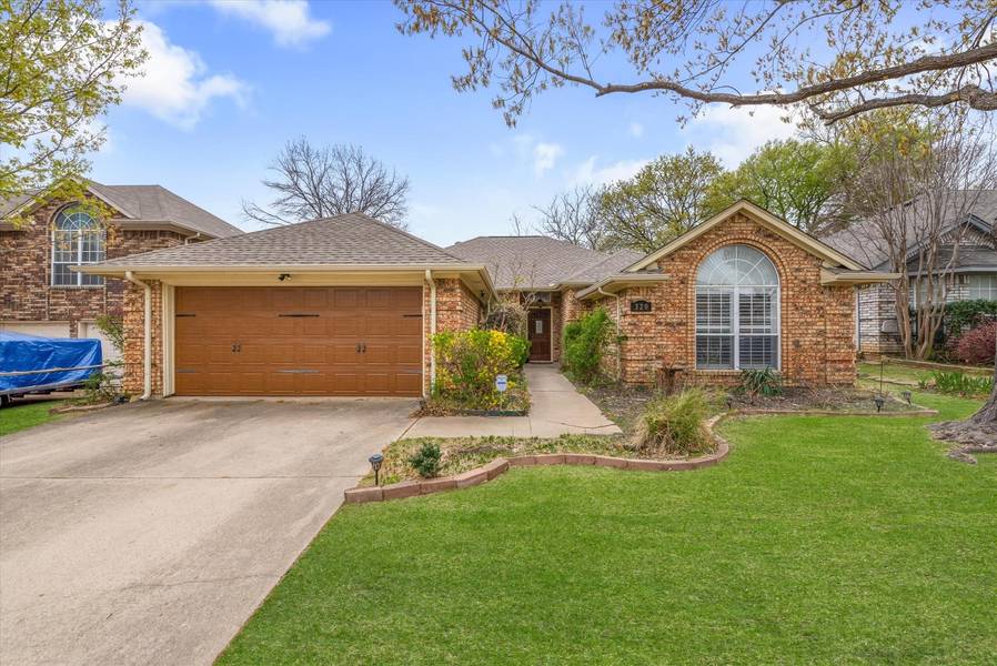 320 Lexington Lane, Euless, TX 76039