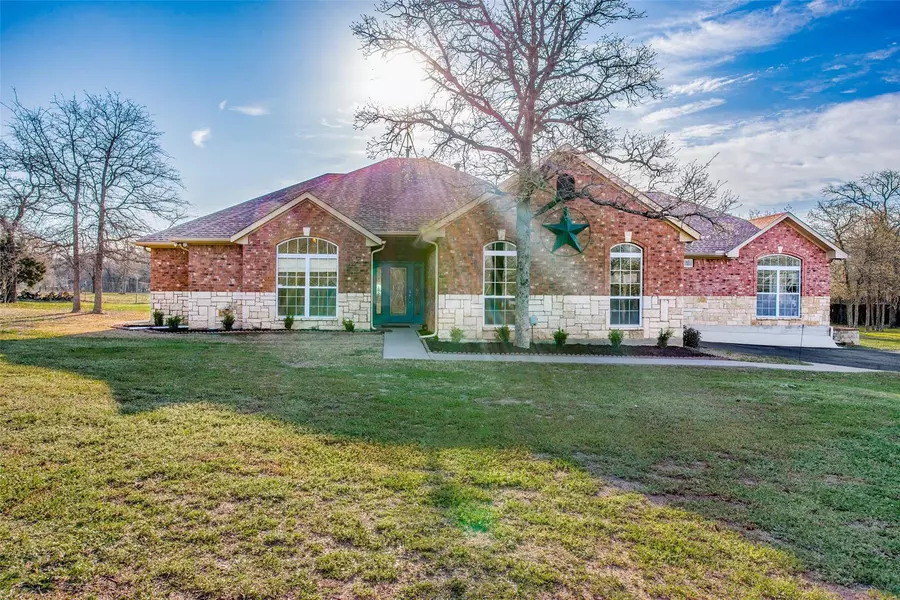 583 Windsor Lane, Springtown, TX 76082