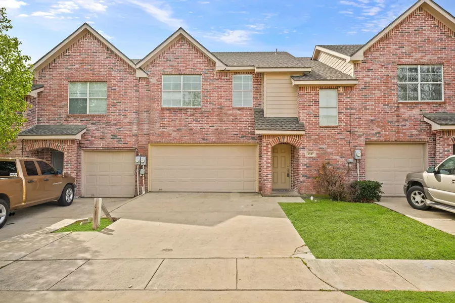 2347 Calendar Court, Grand Prairie, TX 75050