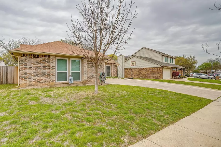 4205 Staghorn Circle S, Fort Worth, TX 76137