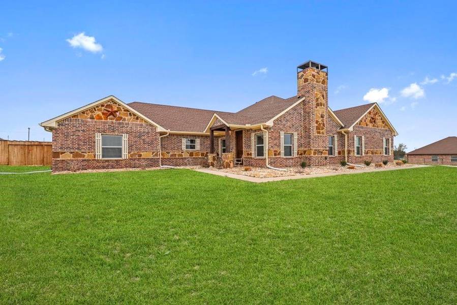 1032 JUSTIN Drive, Springtown, TX 76082