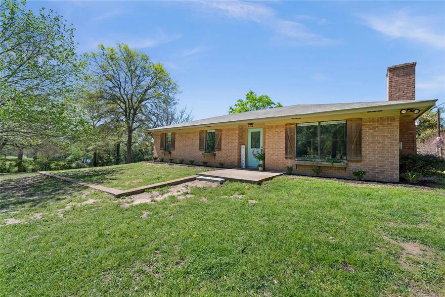 302 County Road 3817, Bullard, TX 75757