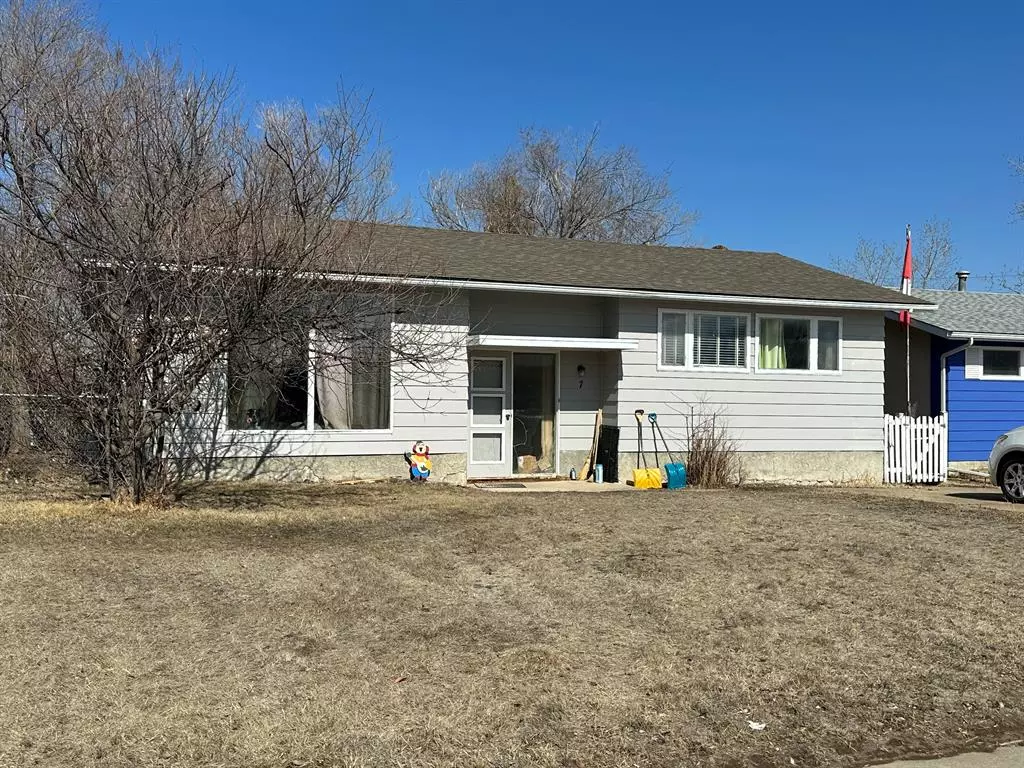 Drumheller, AB T0J 0Y7,7 Spruce DR