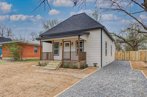 422 W Day Street, Denison, TX 75020