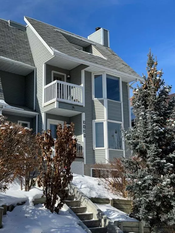 Calgary, AB T2T 4R9,2127 17A ST SW