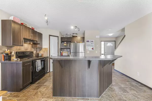 Calgary, AB T3M 0G7,210 Cranberry PL SE