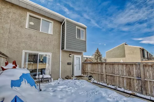 Calgary, AB T2J 0A3,219 90 AVE SE #92