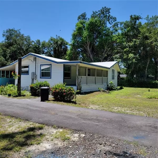 1827 Atlantic AVE, North Fort Myers, FL 33903