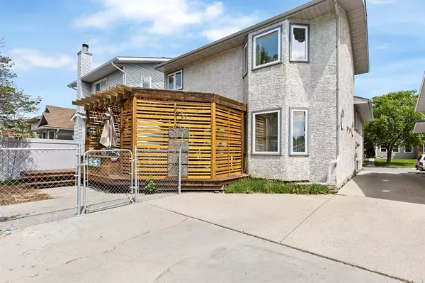 Calgary, AB T2J 6K8,84 Deerpath RD SE