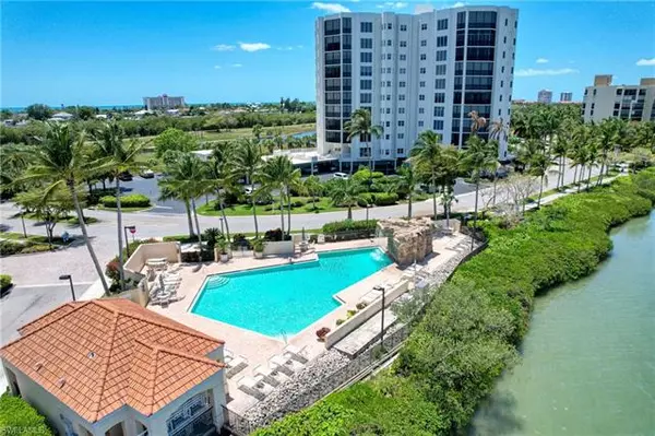 Fort Myers Beach, FL 33931,4198 Bay Beach LN #135