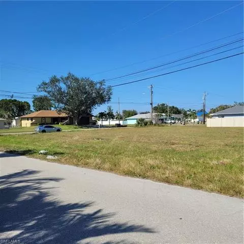 1027 SE 5th AVE, Cape Coral, FL 33990