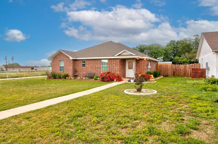 620 E 2nd Street, Muenster, TX 76252